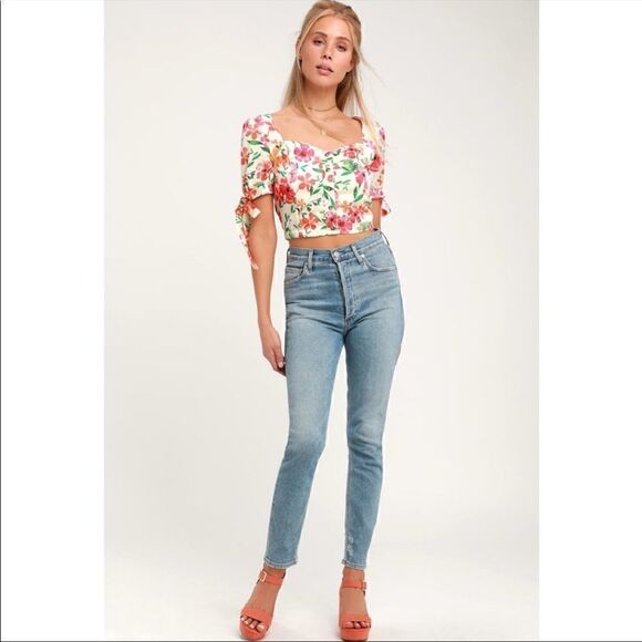 COPY - Honey Punch flower print cropped top. Size Med - Picture 3 of 9